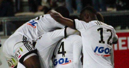 包含赛地聚焦：法国杯窗口期热度飙升；波特兰开拓者战术微调；气氛紧张；赛程密集仍需轮换的词条九游游戏下载平台