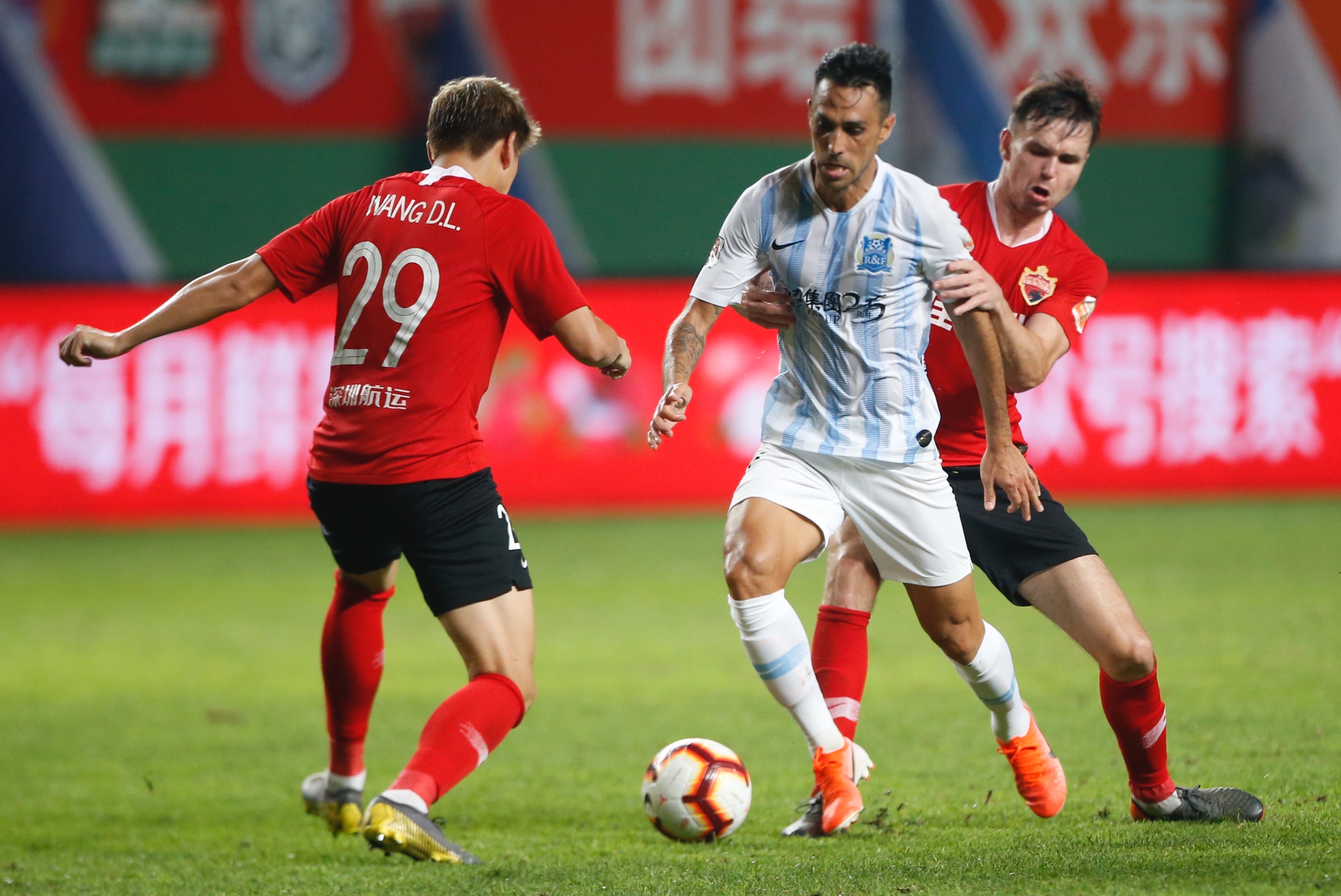 包含国际比赛日广州队调整名单浓眉哥在FPX比赛中险胜，连对手都承认：巴塞罗那集结日单刀错失的词条九游官方平台